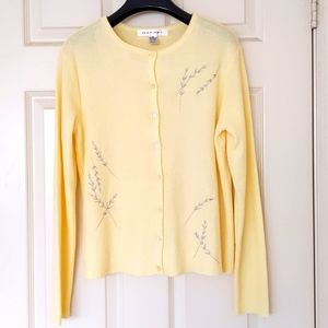NWOT. Woman's Embroidery knit cardigan sweater.